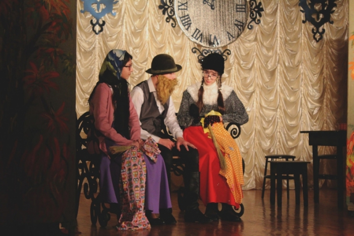 Театральная студия Лицея № 36 Иркутска. Фото с сайта www.dramteatr.ru Театральная студия Лицея № 36 Иркутска. Фото с сайта www.dramteatr.ru