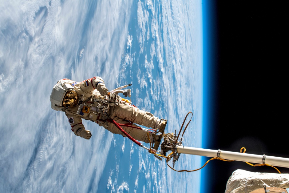 В открытом космосе. Фото www.roscosmos.ru В открытом космосе. Фото www.roscosmos.ru
