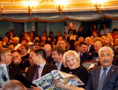Депутат Госдумы Алексей Красноштанов, вице-мэр Иркутска Виктор Ешеев, депутат Заксобрания Иркутской области Лариса Егорова (работала депутатом Думы), заместитель председателя Думы Иркутска Александр Ханхалаев