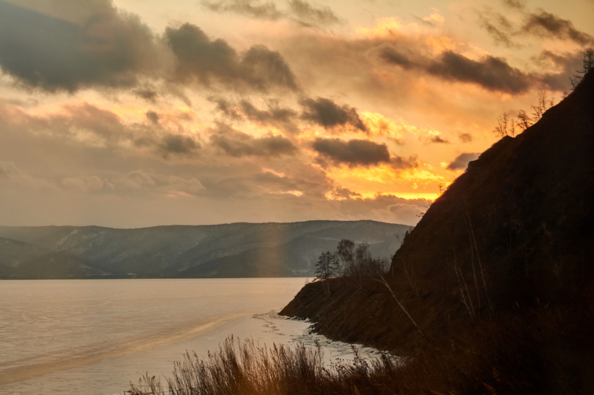 Закат на Байкале