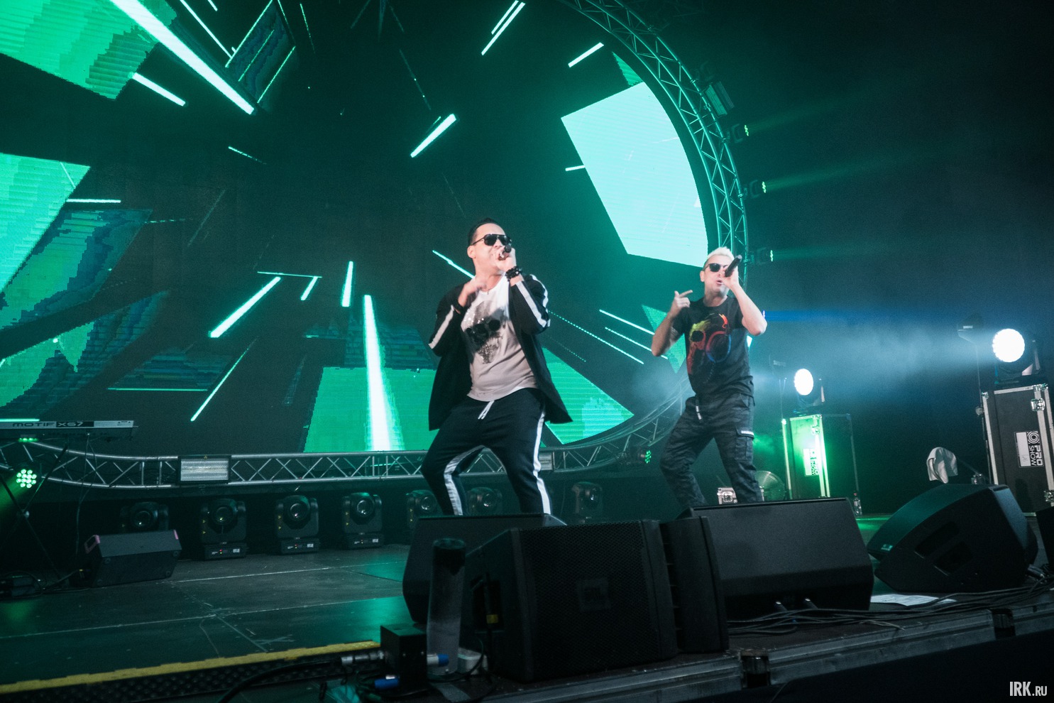 Неожиданным  подарком для слушателей стало выступление группы «Отпетые мошенники»