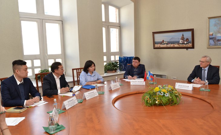 Во время встречи с представителями компаний китайских провинций Хэйлунцзян и Цзилинь. Фото предоставлено пресс-службой ТПП ВС