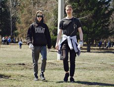 В роще Академгородка убирались в основном студенты.