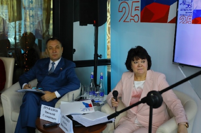 Николай Труфанов и Ольга Носенко. Фото предоставлено пресс-службой Заксобрания Иркутской области