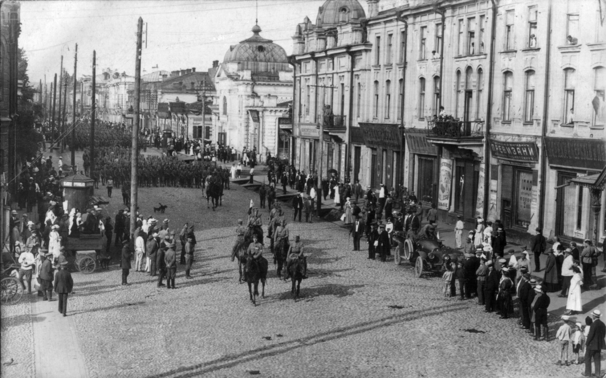 Чешско-словацкие войска на улице Карла Маркса. Фото wikipedia.org Чешско-словацкие войска на улице Карла Маркса. Фото wikipedia.org