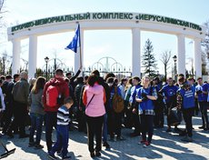 На уборку историко-мемориального комплекса «Иерусалимская гора» вышло более 500 человек.