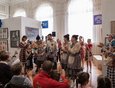 В Иркутском художественном музее посетителей ждала театрализованная программа. Автор фото — Валерий Юдин.