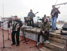 На палубе выступила иркутская группа «Роковая пристань».