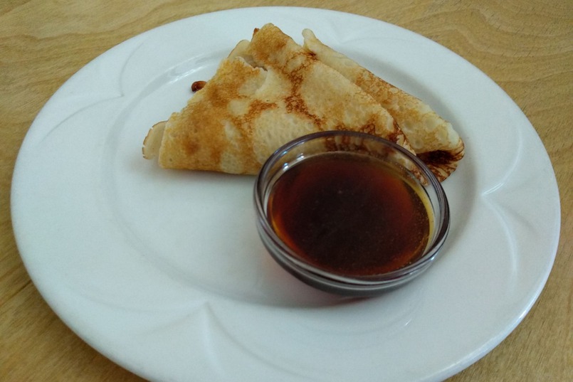 Блинчик с кленовым сиропом.