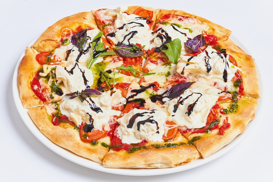 Пицца с бурратой