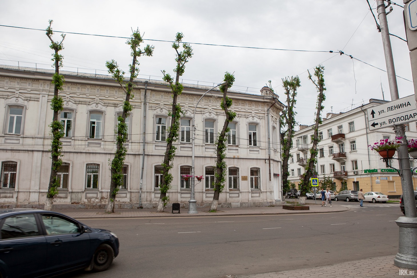 Вот так обрезали деревья на Карла Маркса