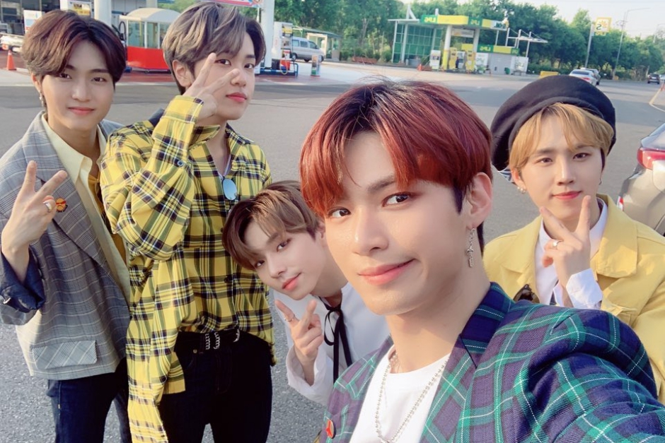 Корейская группа Seven O'Clock, участники концерта во дворце спорта «Труд». Фото с сайта vk.com/7oclock_forest Корейская группа Seven O'Clock, участники концерта во дворце спорта «Труд». Фото с сайта vk.com/7oclock_forest