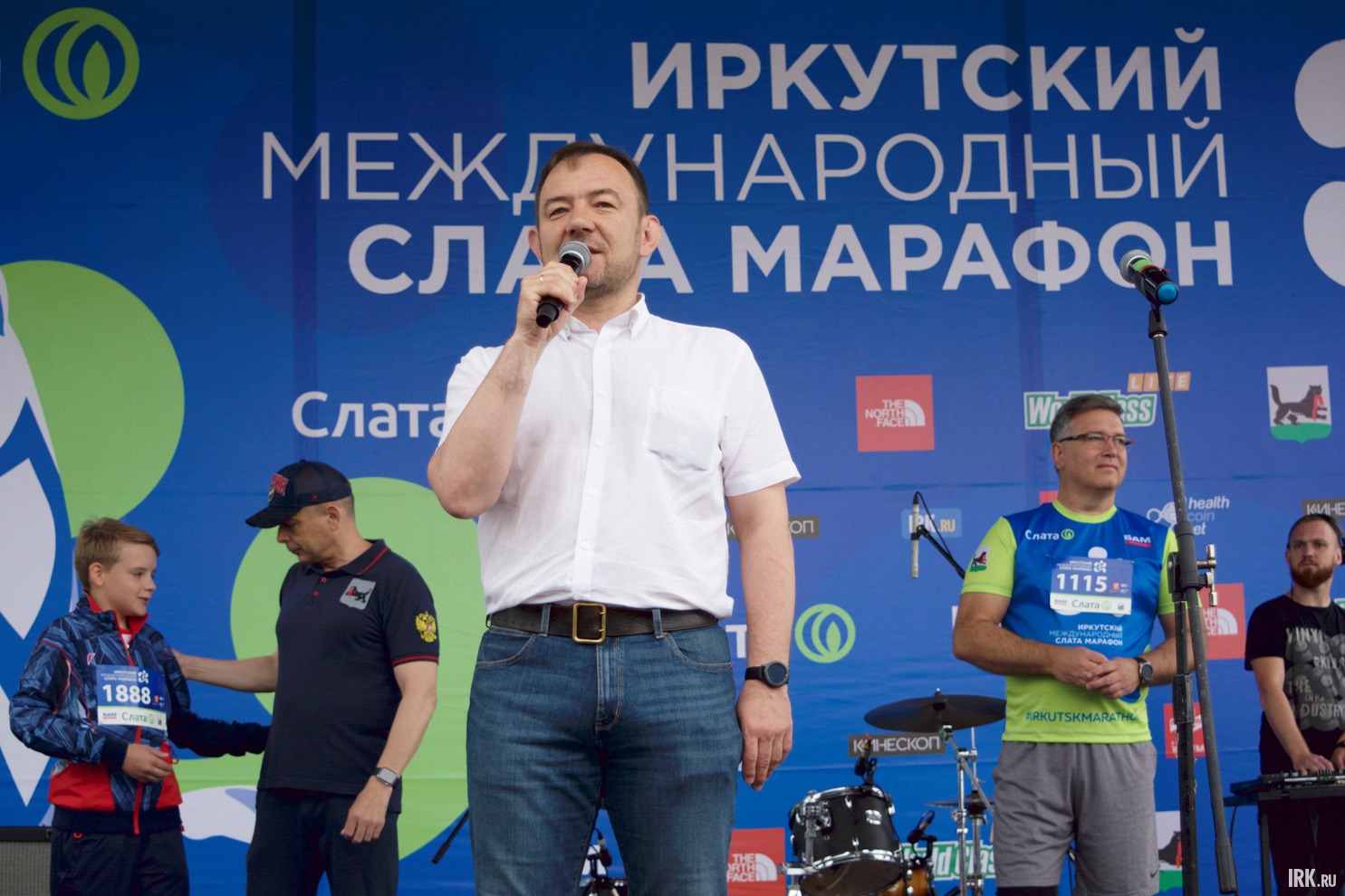 С приветственным словом выступил Виталий Барышников, заместитель мэра — председатель комитета по социальной политике и культуры администрации Иркутска.