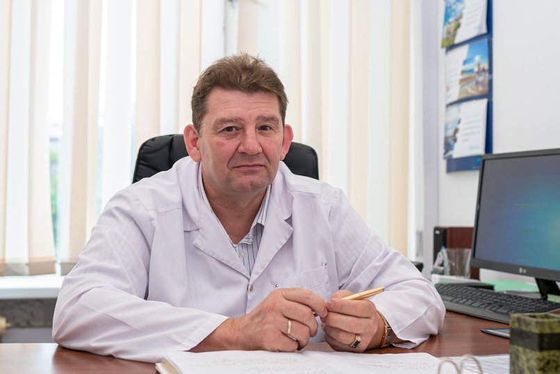 Вениамин Новичков, исполняющий обязанности директора комбината питания