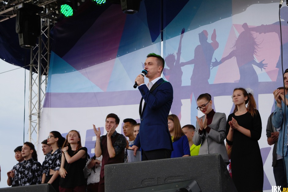 На основной сцене праздника прошла игра Байкальской лиги КВН на Кубок мэра Иркутска.
