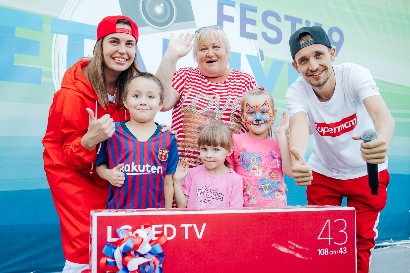 Главный приз — большой телевизор — выиграла новоиспеченная шелеховчанка. Ее семья переехала из Забайкалья в Шелехов всего несколько дней назад.