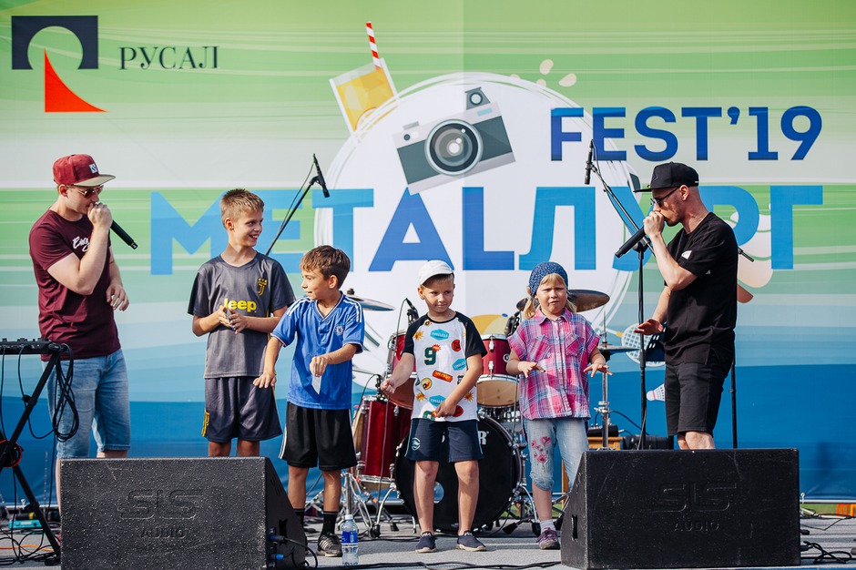 Юные шелеховчане учатся битбоксу.