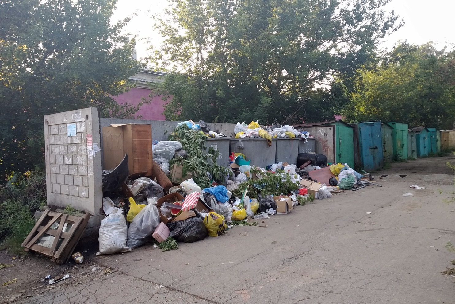 Возле ДК имени Горького. Фото прислал Doberman