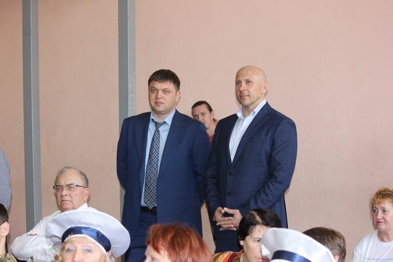 Дмитрий Красноштанов на фото слева. Фото www.krasnoshtanov.com