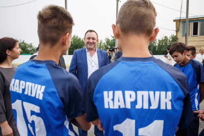 Встреча Леонида Фролова со спортсменами из Карлука
