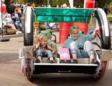 Были организованы развлечения для детей и взрослых.