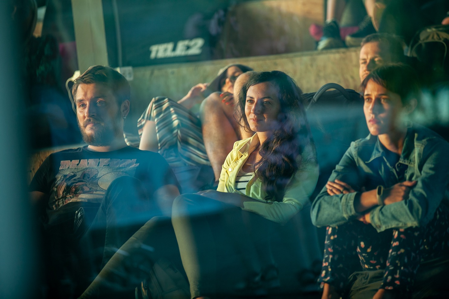 В вечерней программе вечеринка с DJ Ivan Neo, а после нее фильм «Области тьмы» с Бредли Купером.