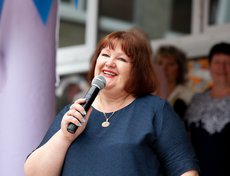 Директор школы Елена Ехлакова
