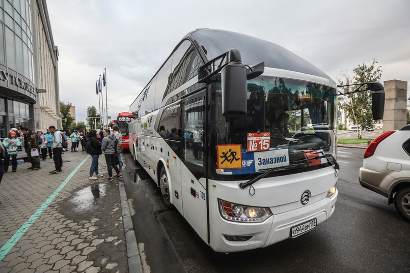 В Щегловку отправили три автобуса.