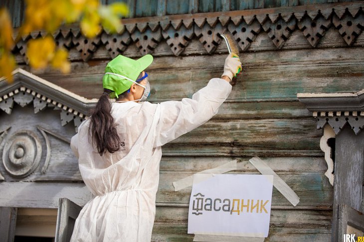 Участница акции «Фасадник». Автор фото — Анастасия Влади Участница акции «Фасадник». Автор фото — Анастасия Влади