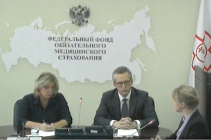 Светлана Кравчук (слева) во время прямой линии. Скриншот с видео