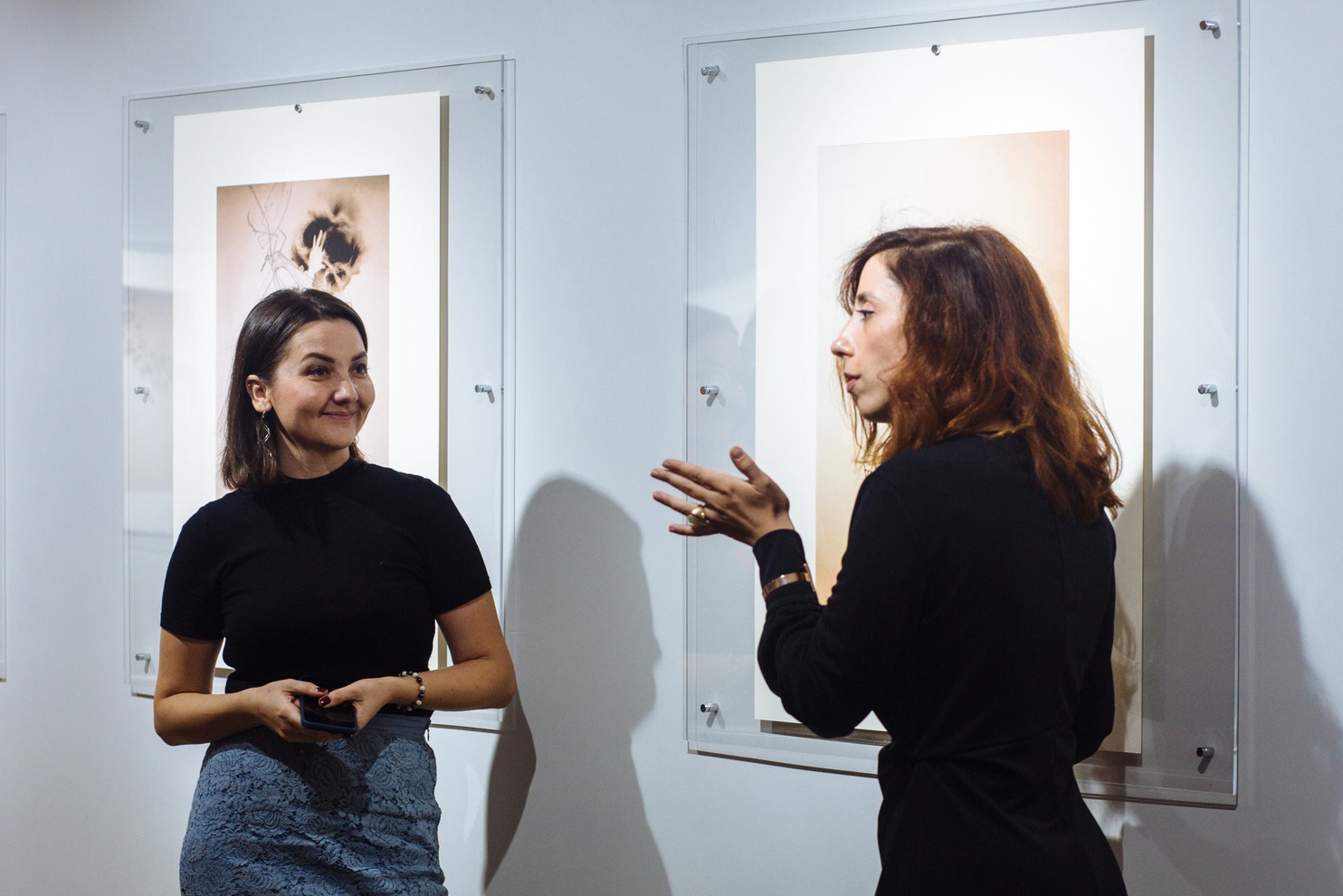 Проект «Эфемера» состоит из двух серий печатных графических работ и одной видеоинсталляции.