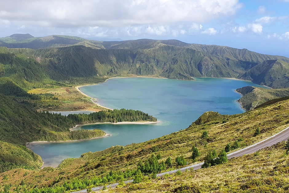 Озеро Лагоа-Ду-Фогу на Сан-Мигеле