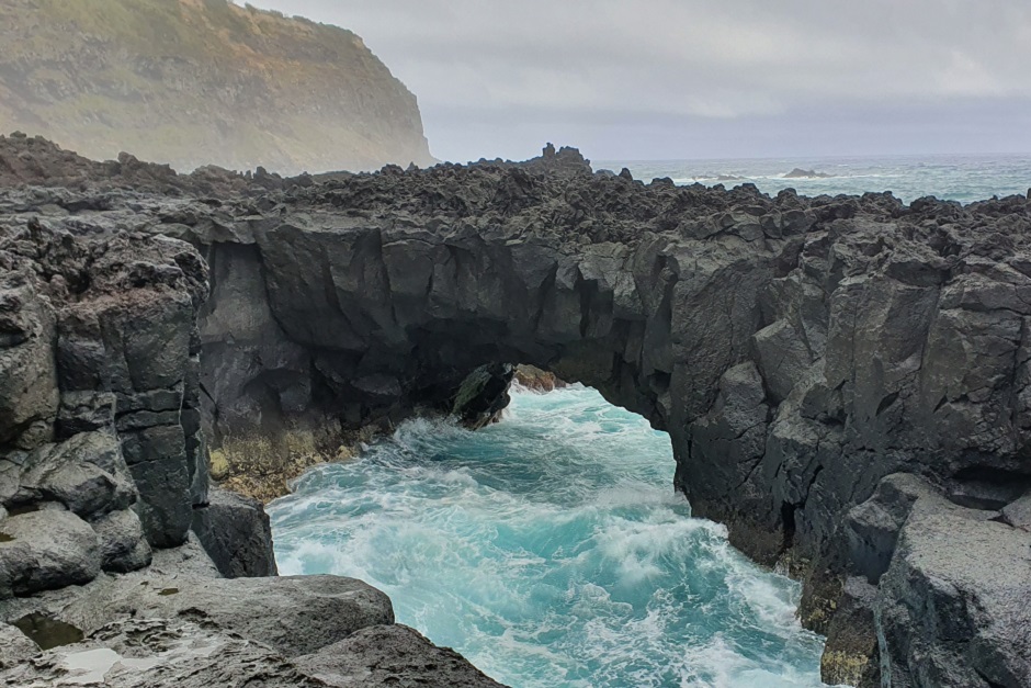 «Горячий» океан на Сан-Мигеле, лавовый мост