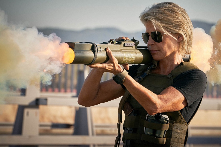 Что получилось в итоге, очевидно даже в пересказе – ни много ни мало «женская» версия «Терминатора»