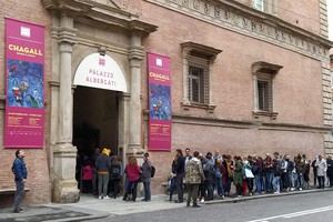 Очереди почти у каждого музея в Италии