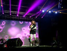 Певица Акула