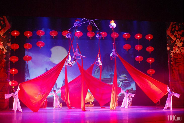Китайское акробатическо-цирковое шоу «Щелкунчик». Фото с сайта ekb.kassy.ru