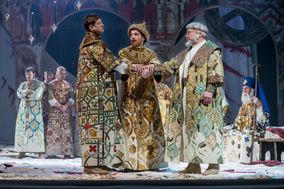 Сцена из спектакля «Царь Федор Иоаннович». Фото с сайта www.dramteatr.ru
