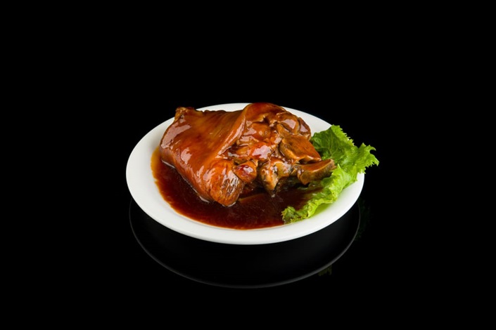 Тушеная рулька свиная