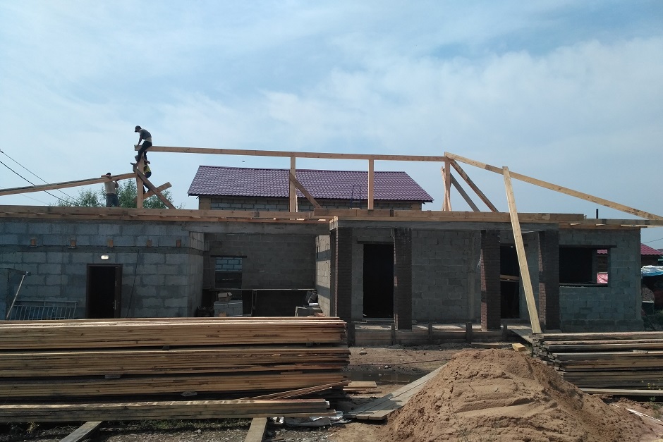 Выставляем стропильную систему