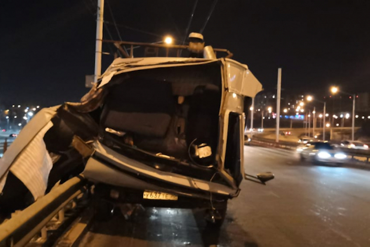 ДТП в Иркутске на Академическом мосту