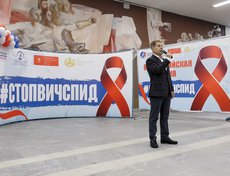 «Мы ежегодно наращиваем охват тестированием населения, а выявляемость снижается», - говорит министр здравоохранения Иркутской области Олег Ярошенко.