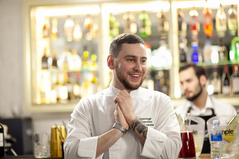 Александр Перепечкин представляет участников