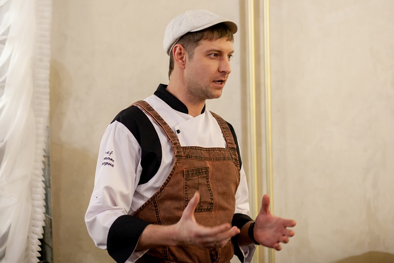 Дмитрий Мужеляк представляет блюдо