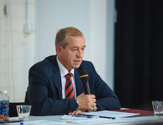 В октябе 2019 года стало известно, что губернатор решил поднять себе оклад на 44%