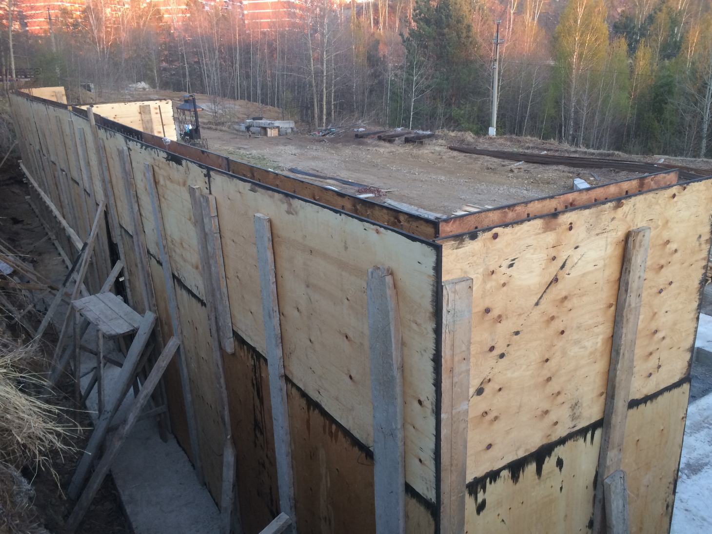 Продолжаем опалубку