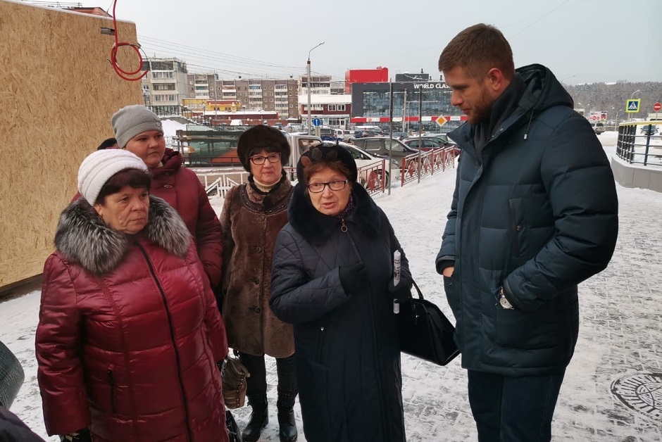 Евгений Стекачев с жителями