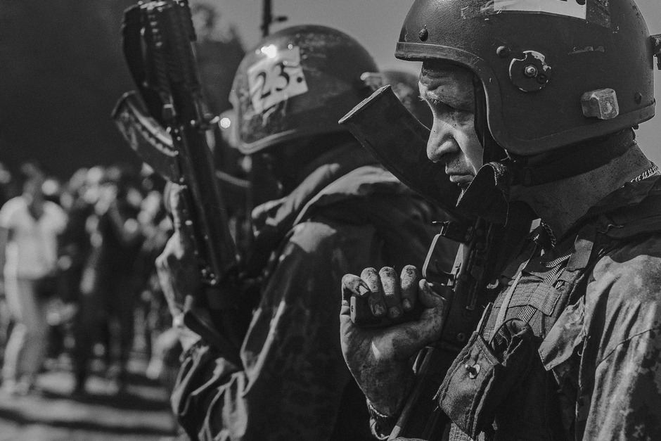 Участники ждут начала испытаний на право ношения крапового берета, сентябрь. Автор — Геннадий Кноп