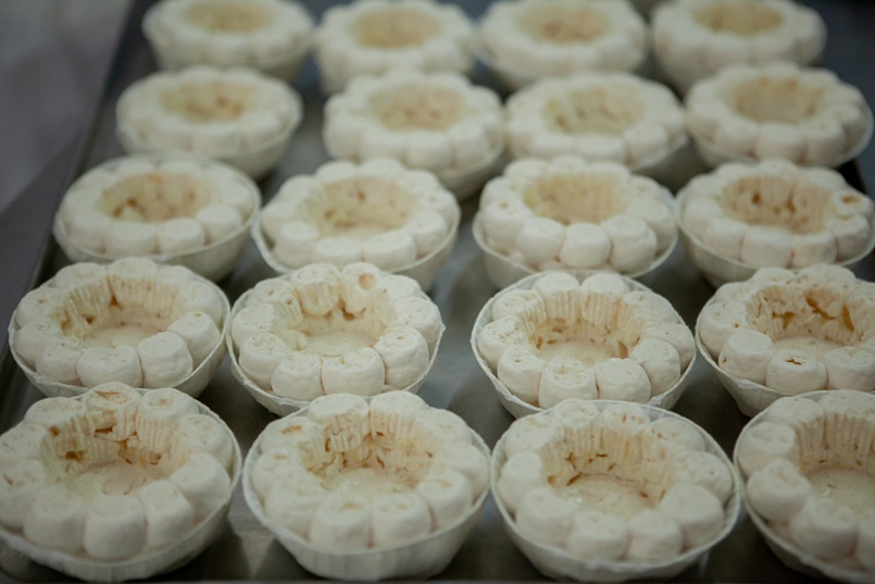 От обилия сладкого у журналистов слегка закружилась голова…