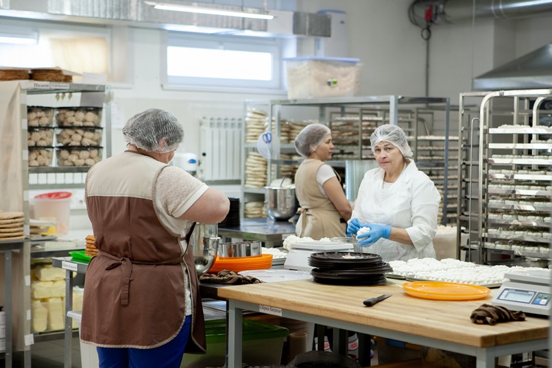 Сотрудники безейного цеха